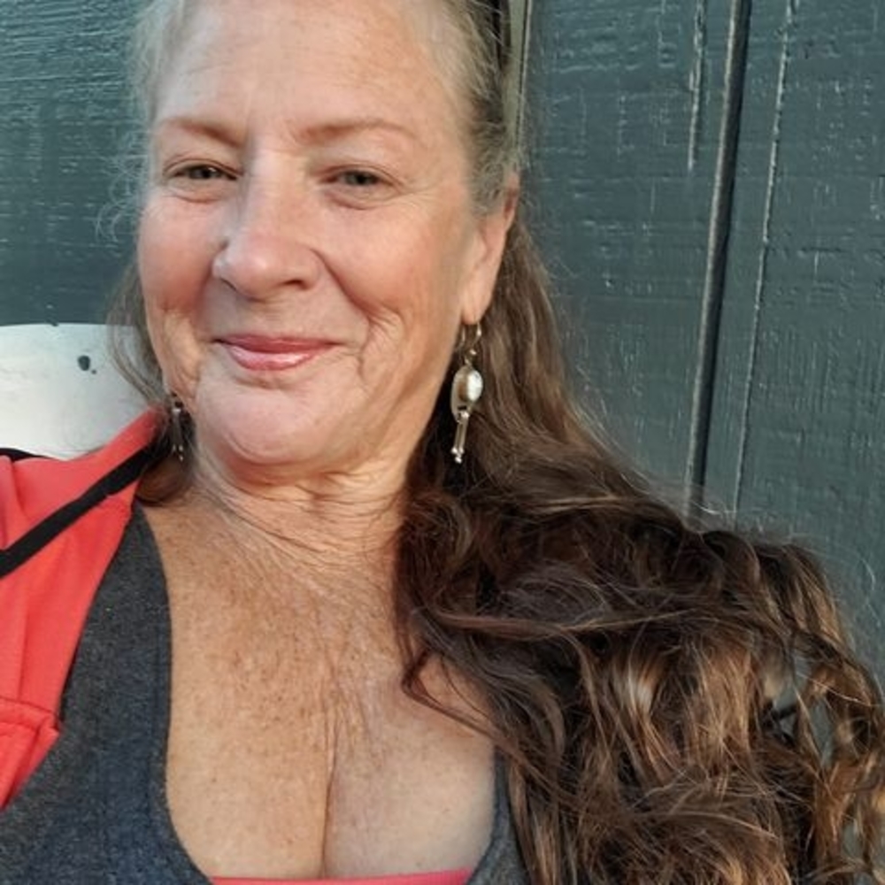 Meet your Posher, Loni